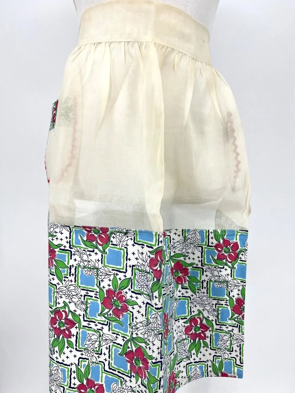 Vintage Kitchen Apron Handmade Ivory Floral Print with Ric-Rac